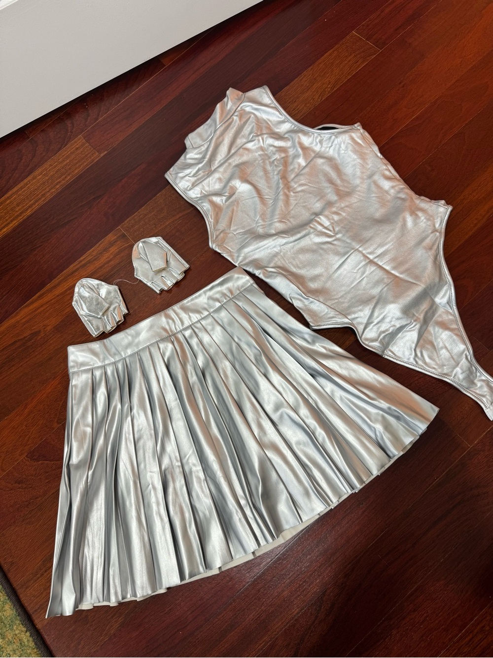 Silver Metallic Pleated Skirt & Matching Tank Top Set + Gloves